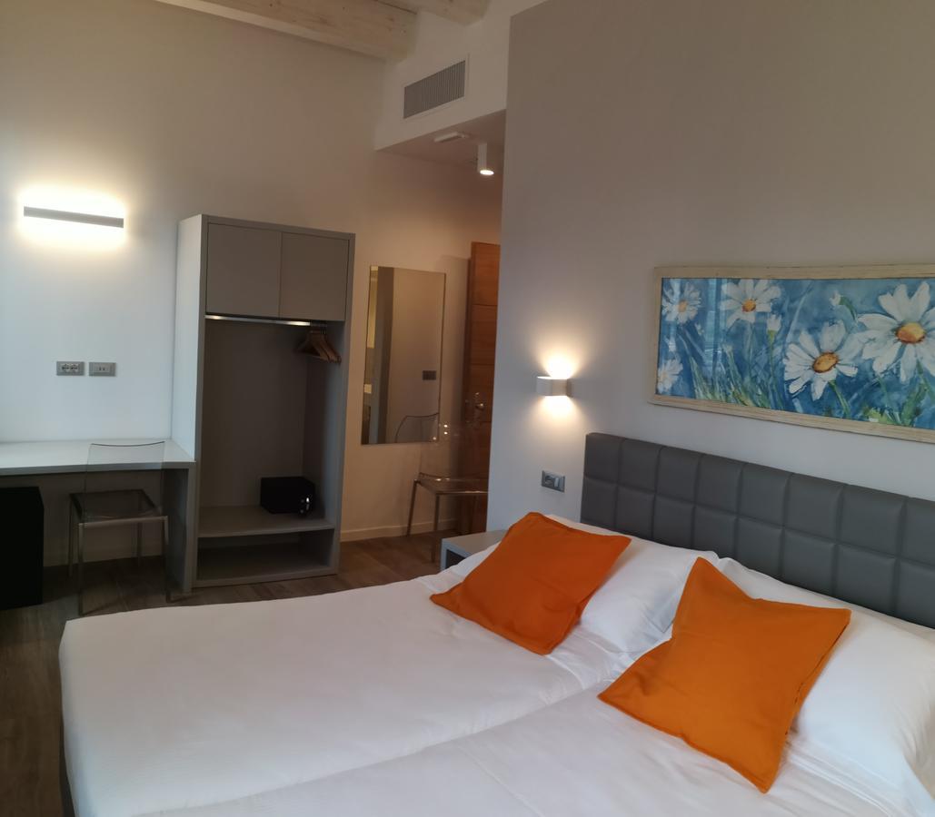 Hotel Quarcino Como Exterior photo