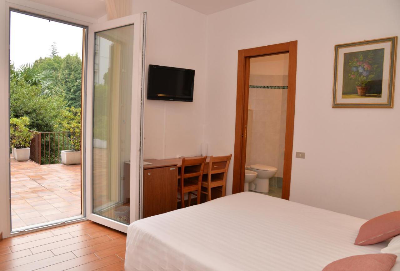 Hotel Quarcino Como Exterior photo