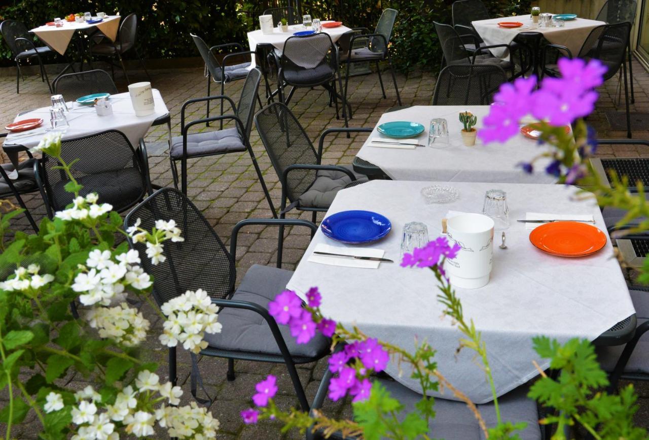 Hotel Quarcino Como Exterior photo